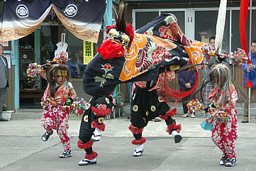 利賀村-百瀬地区の獅子舞２００４年５月５日